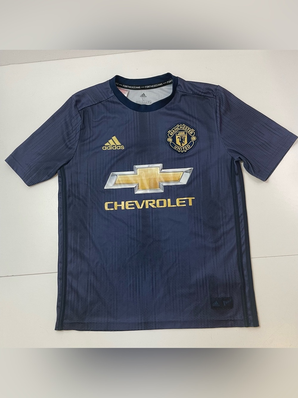 Adidas Parley Manchester United Chevrolet Soccer Jersey Youth size L 13-14 Blue